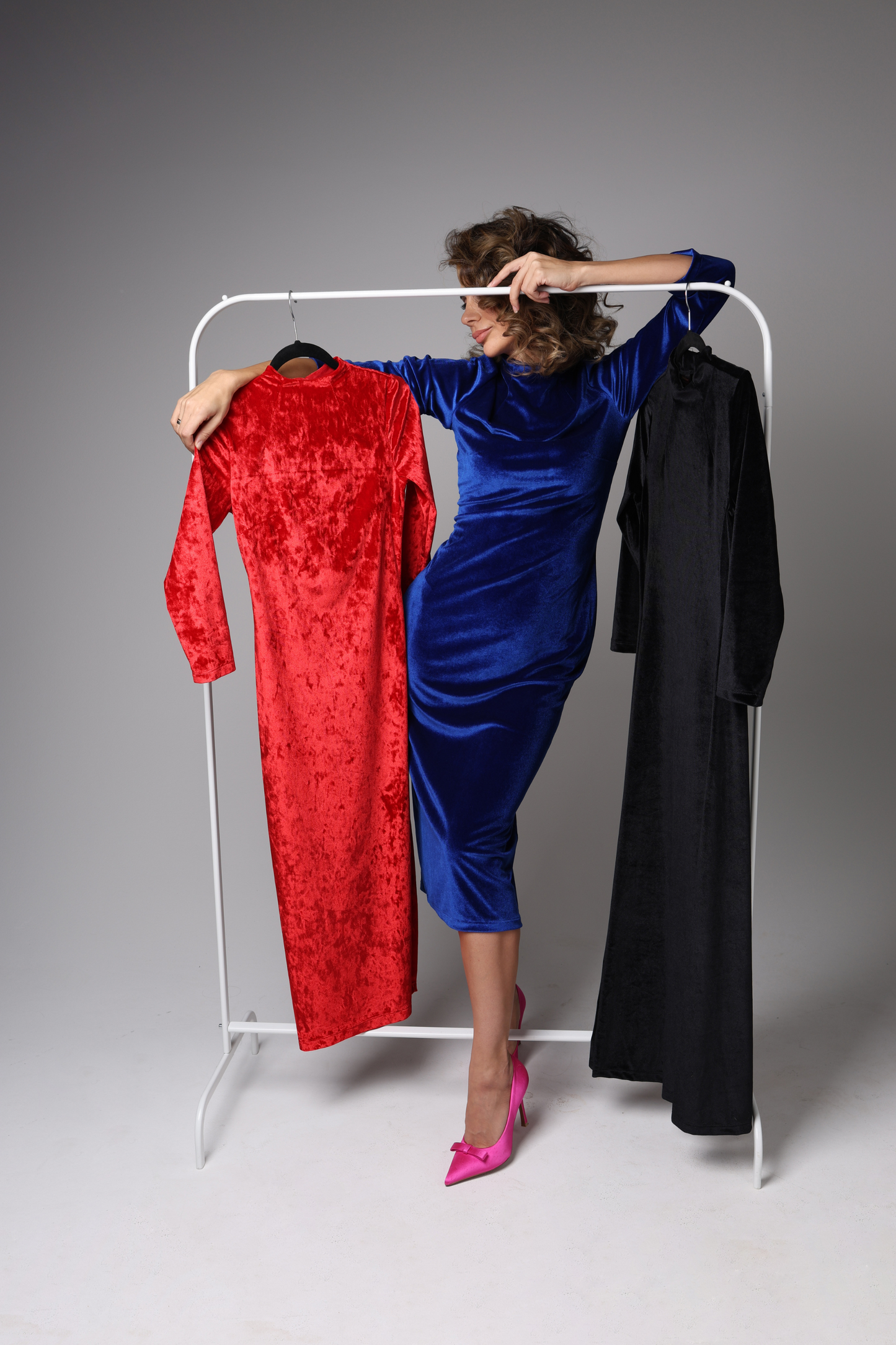 Fitted blue velvet dress