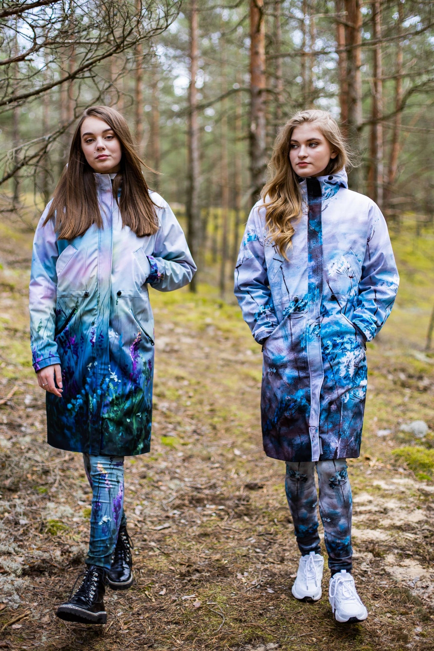 Softshell-Mantel / Parka mit blau-weißem Blumenprint
