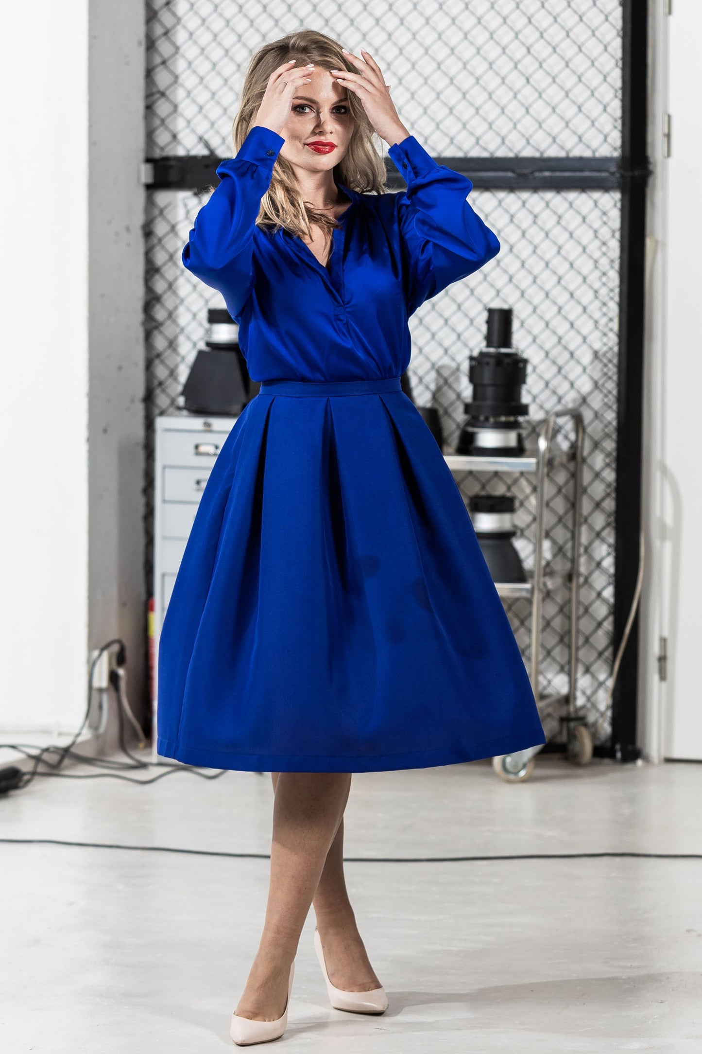 Blue voluminous skirt with pleats
