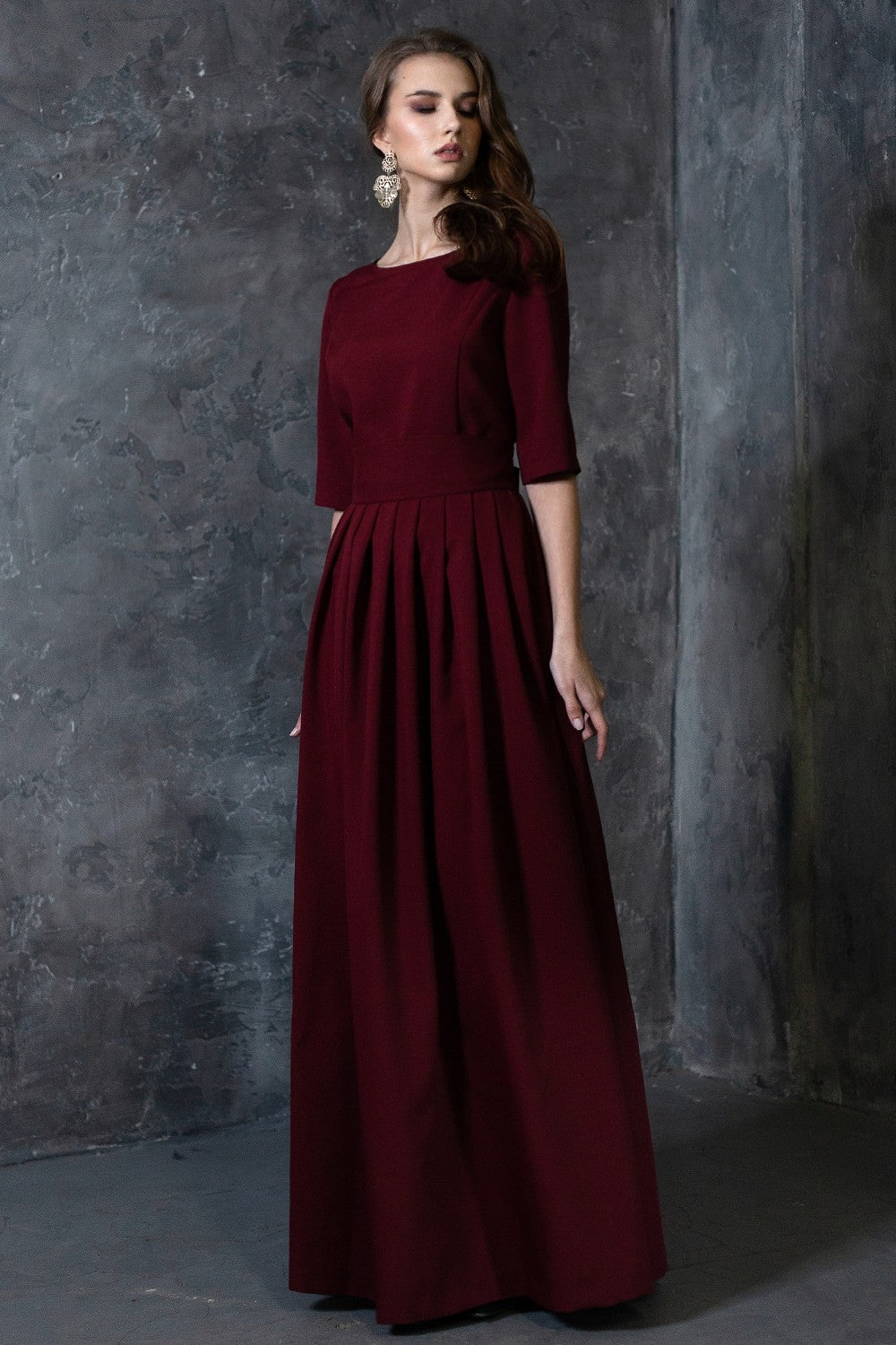 Dark red maxi dress with pleats – GUNTINA Dark red maxi dress with pleats – GUNTINA