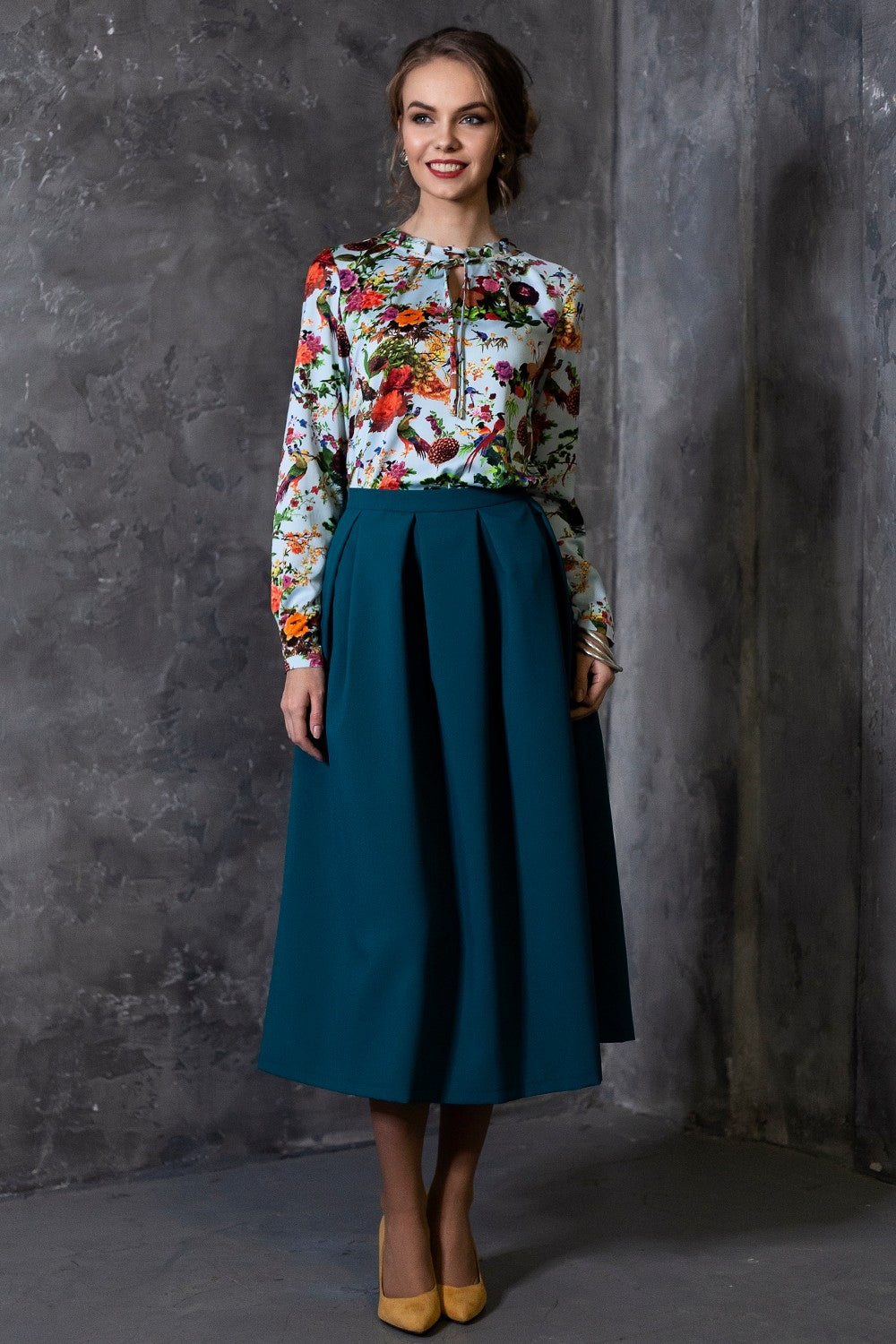 Zili zaļi kupli svārki ar sānu kabatām