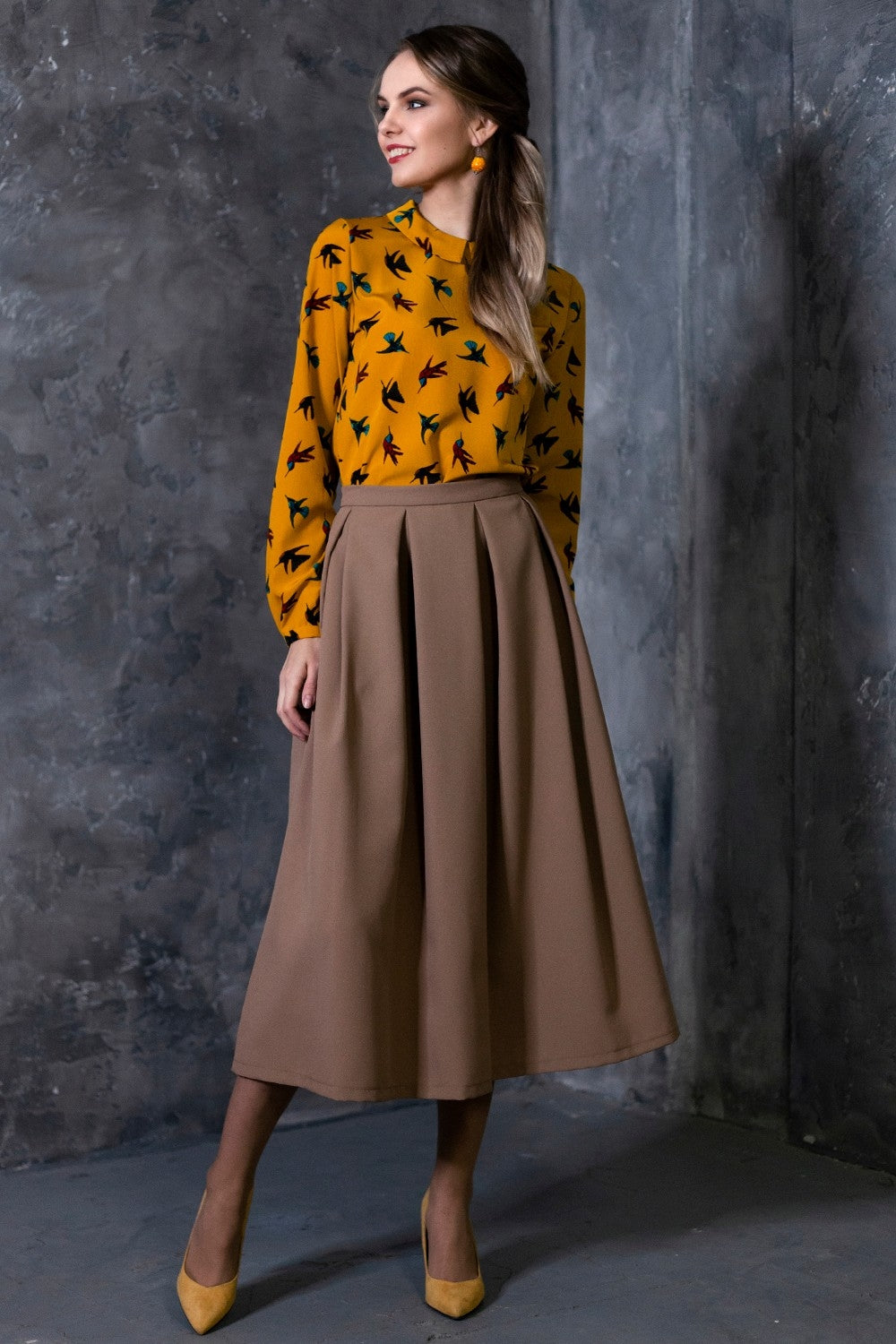 Light brown full skirts with side pockets
