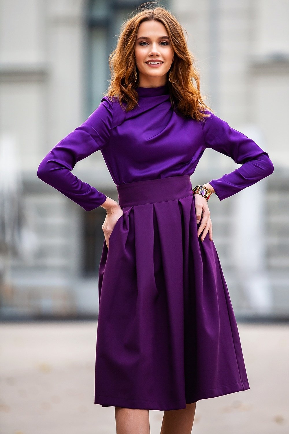 Purple blouse with pleats on shoulder