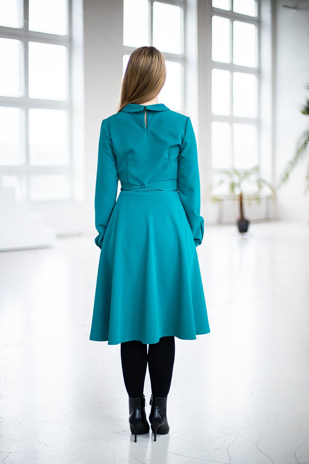 Green dress with collar