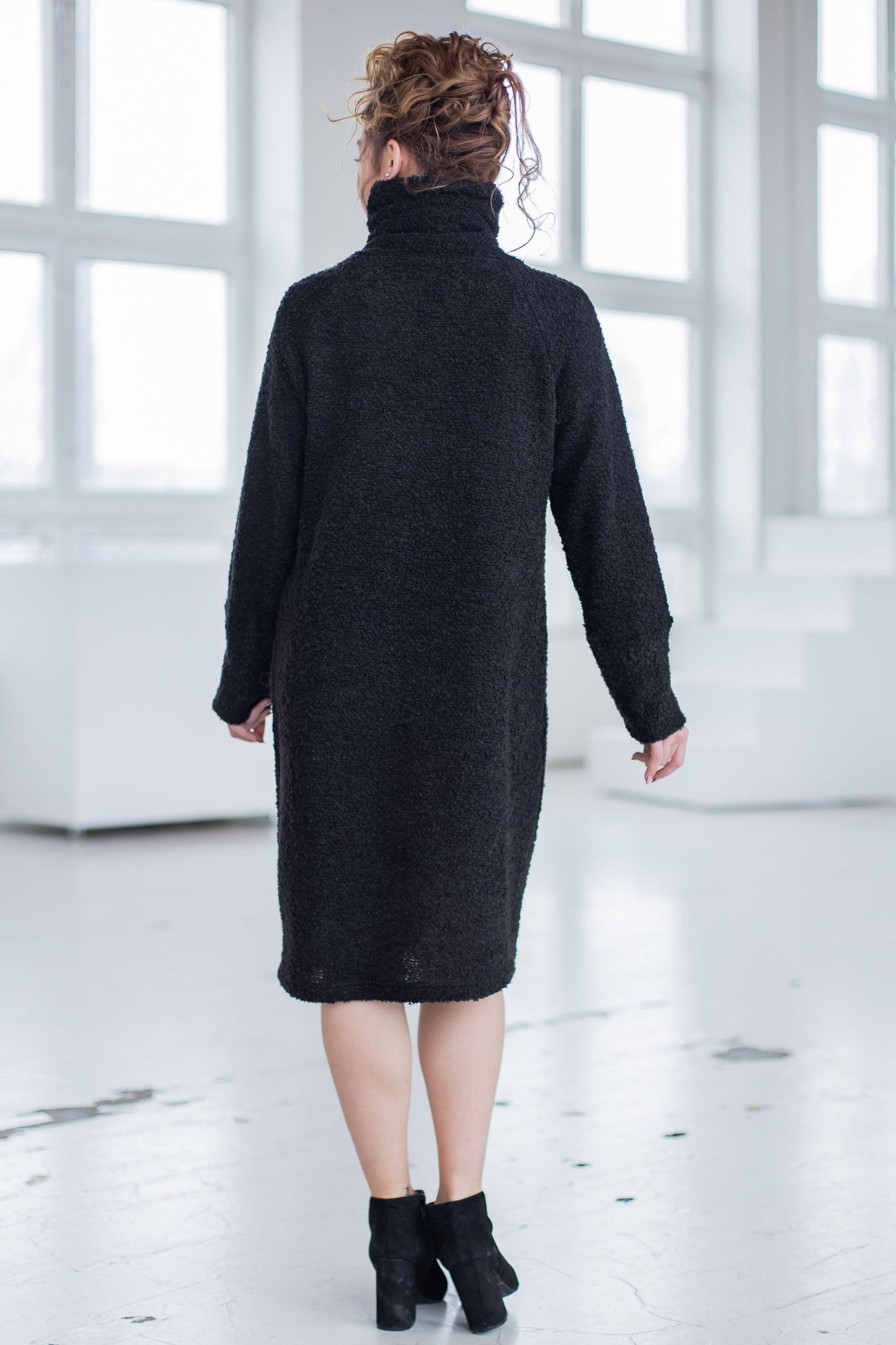 Half-length sweater / tunic made of wool fabric