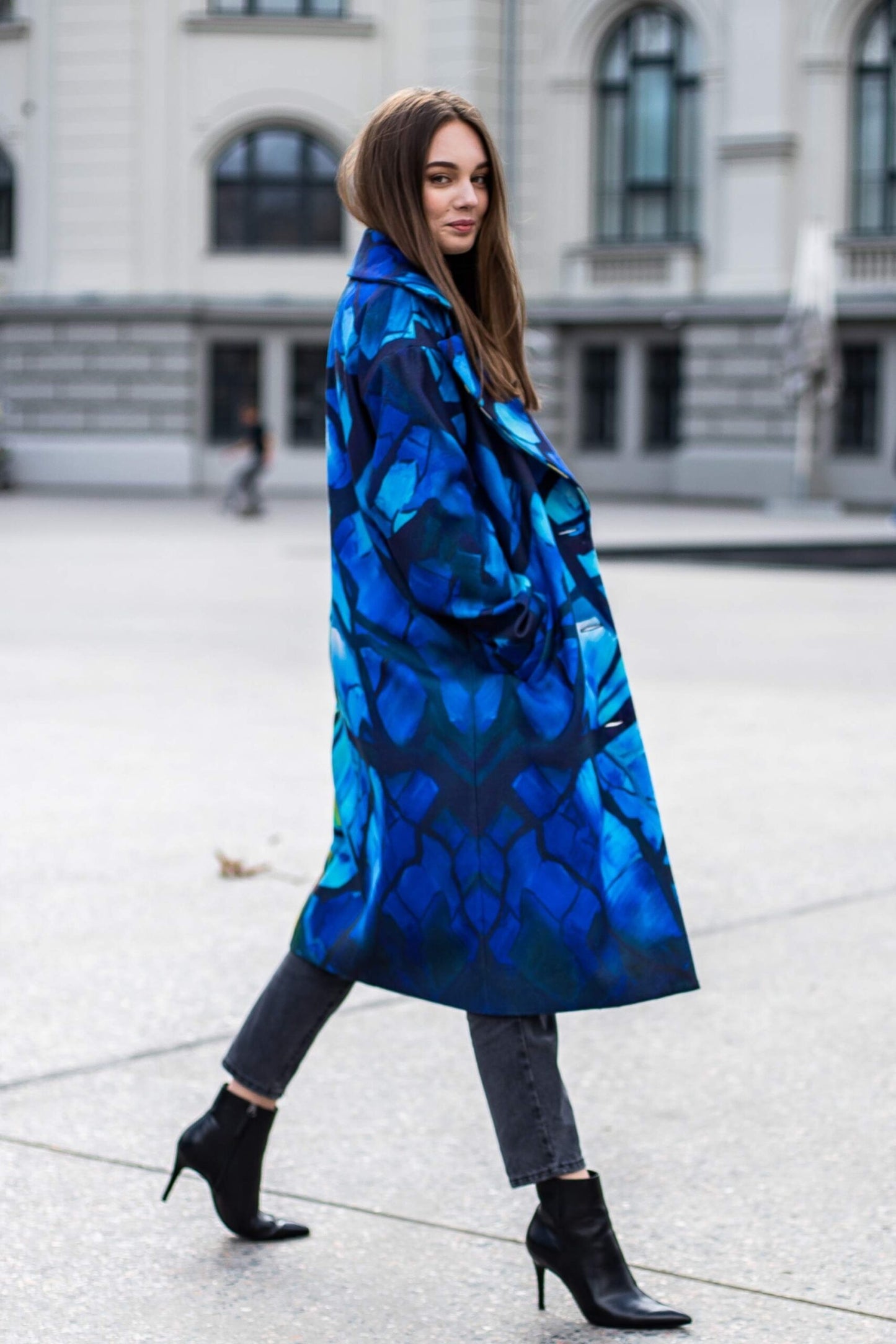 Oversize classic coat with abstract wood print