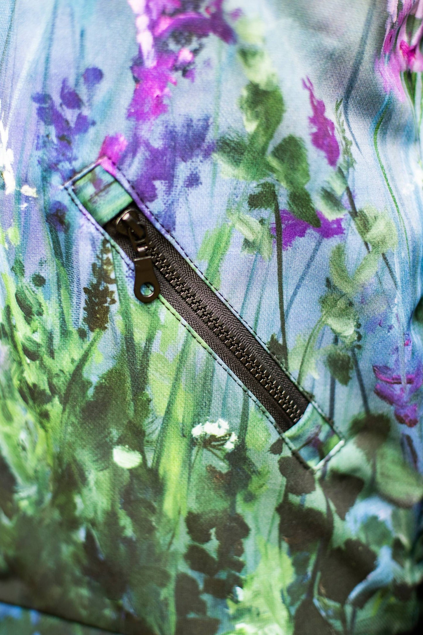 Softshelljacke mit kleinem Wiesenblumen-Print