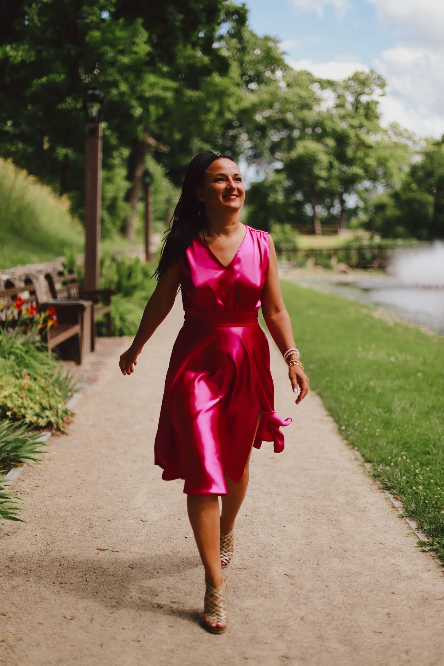 Halblanges Cocktailkleid in Fuchsia mit Schleife