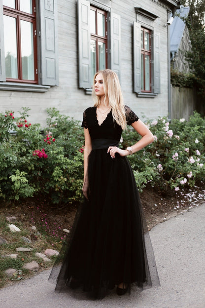 Black lace dress with short sleeves