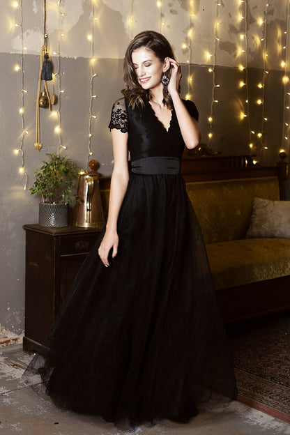 Black lace dress with short sleeves