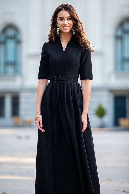 Black classic maxi dress with pleats and separated belt
