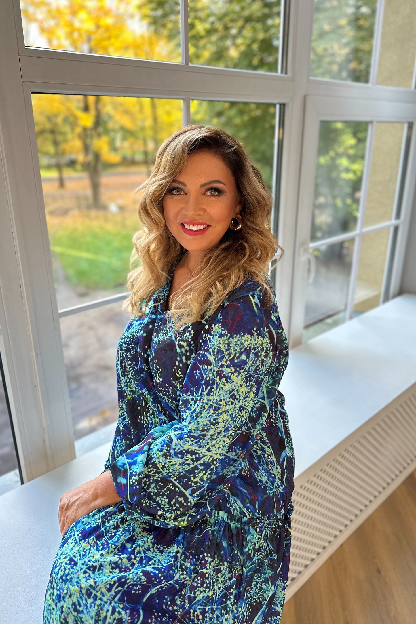 Half-length chiffon dress with turquoise floral print