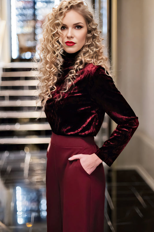 Bordo velvet top, with high neckline and a flattering, fitted silhouette