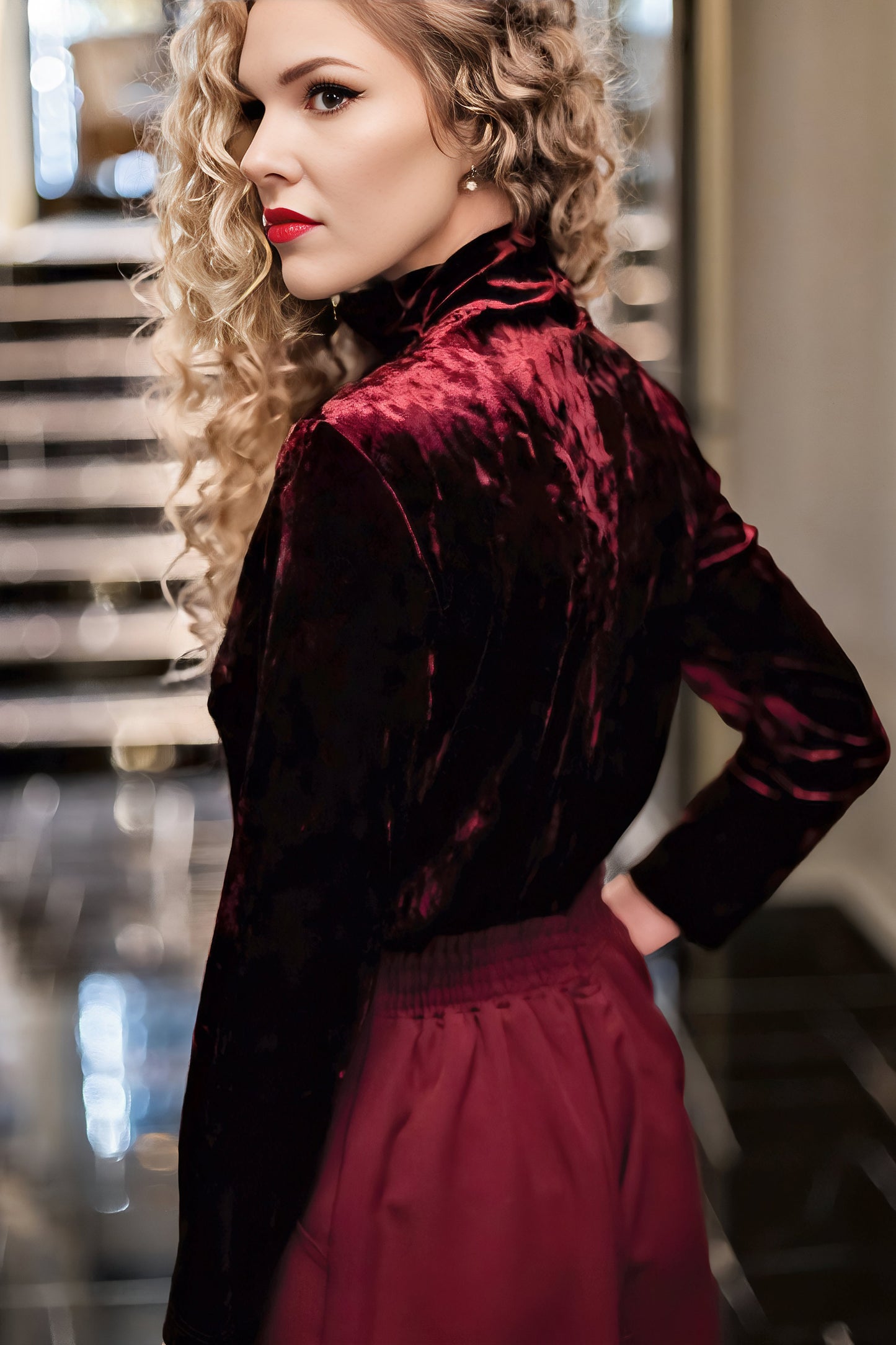 Bordo velvet top, with high neckline and a flattering, fitted silhouette