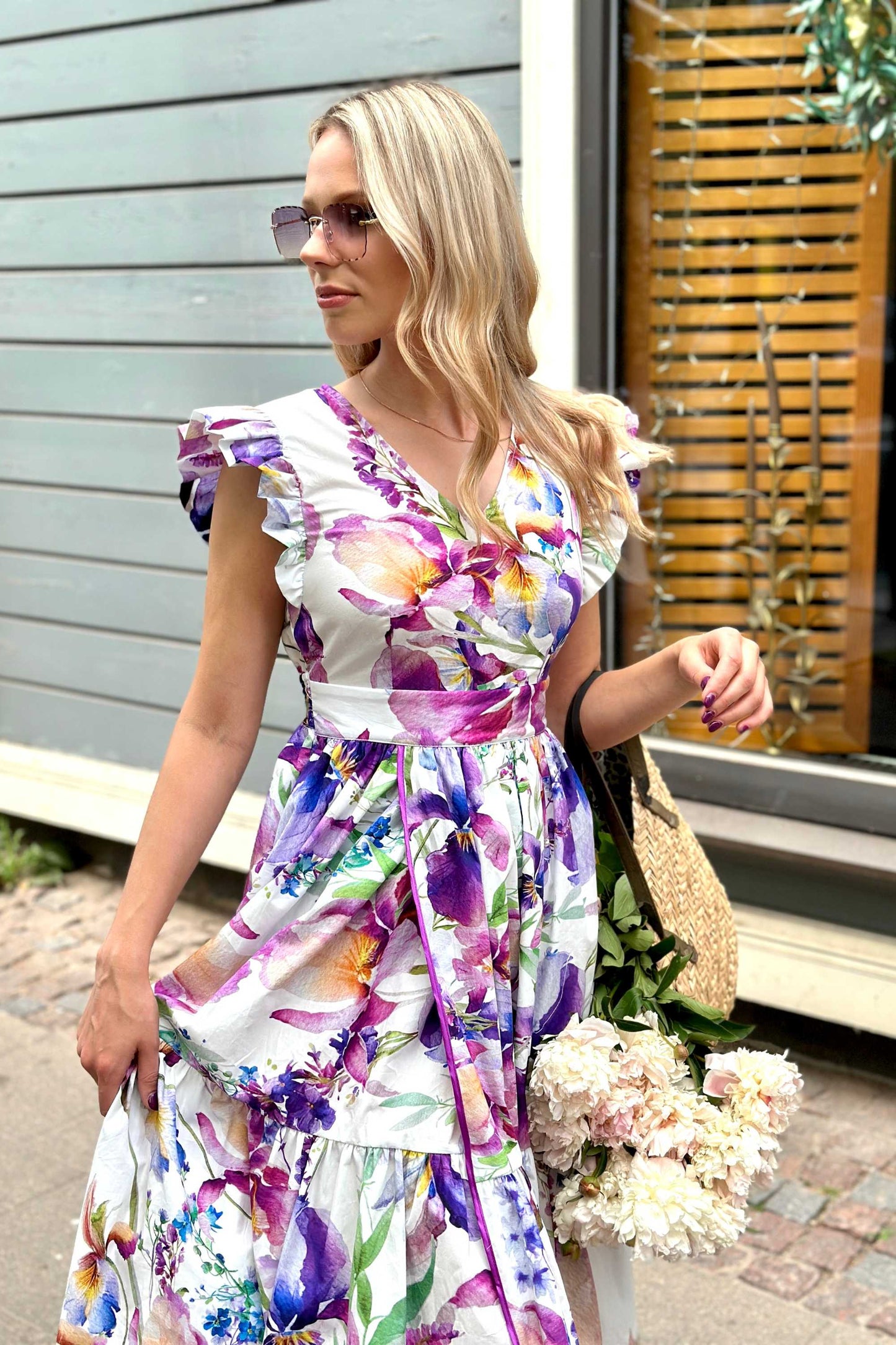 Romantic Women's Summer Dress with Flowers