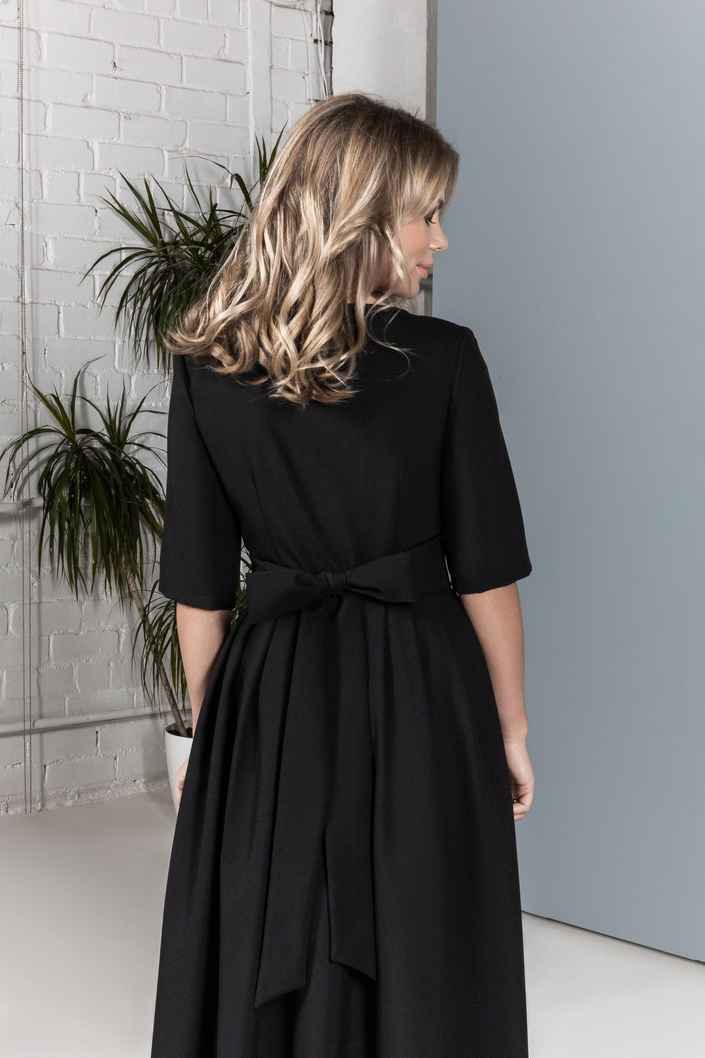 Black maxi dress with pleats