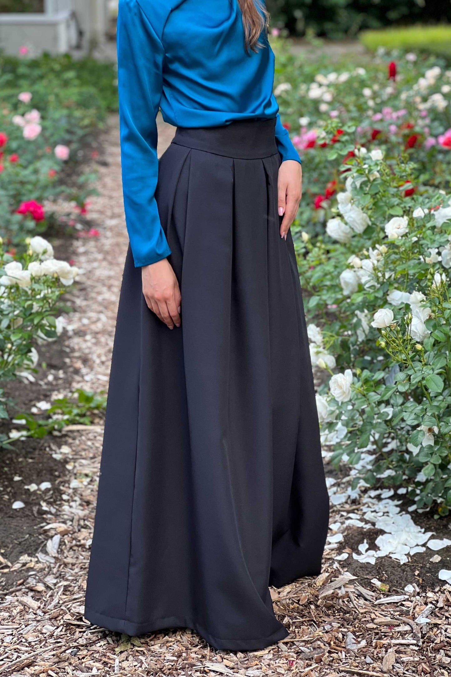 Black full maxi skirts with side pockets