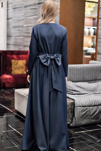 Elegant Maxi Dress with Bow Detail on the Back