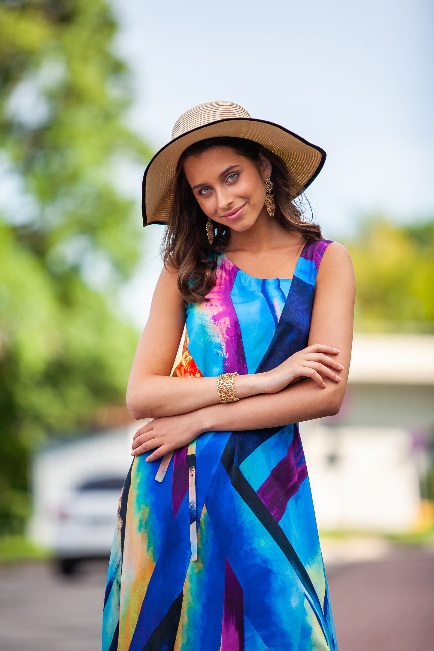 Sleeveless blue print dress
