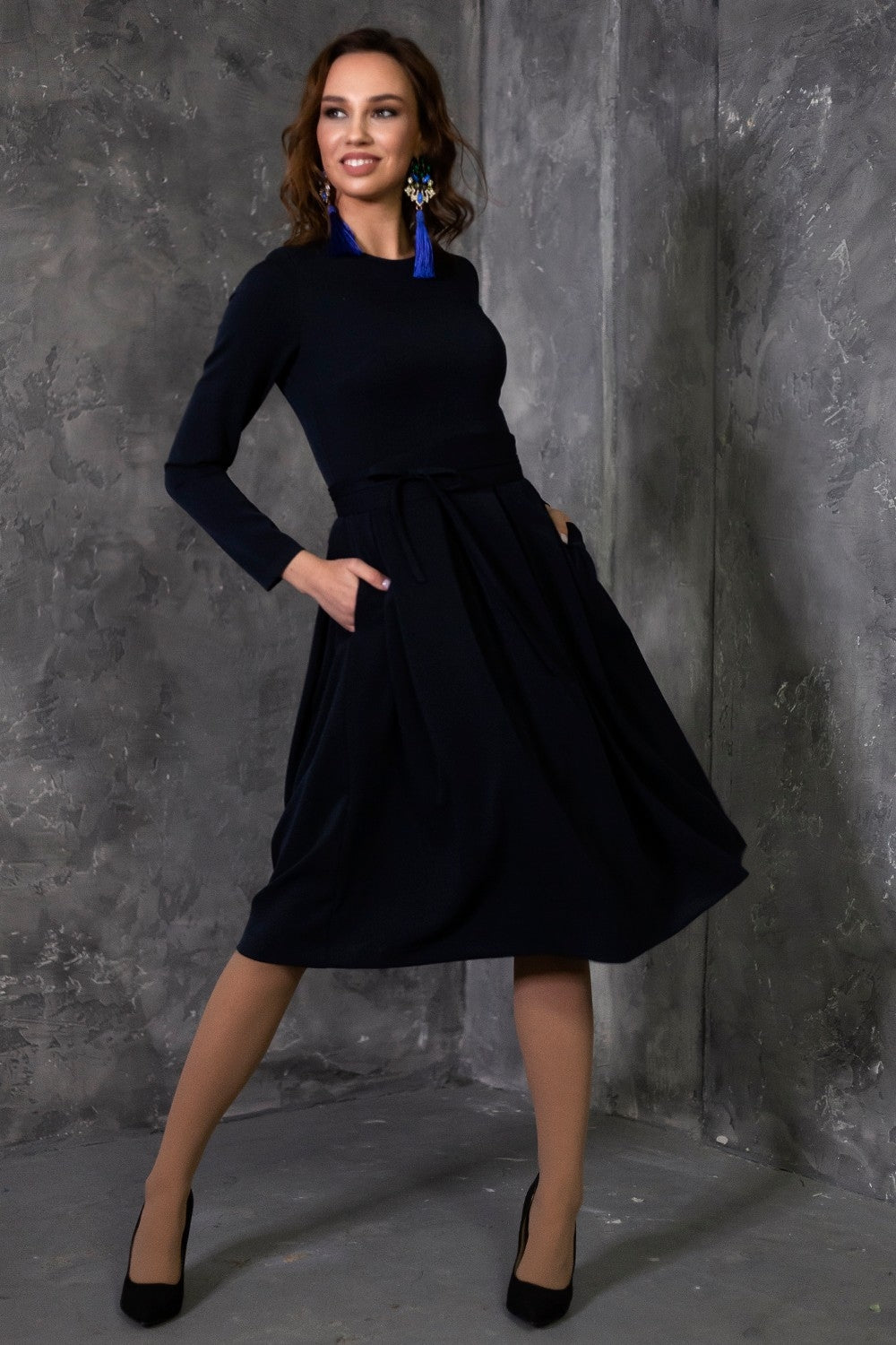 Dark blue dress with side pockets