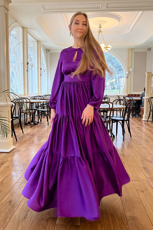Violeta garā satīna kleita ar garām piedurknēm 
