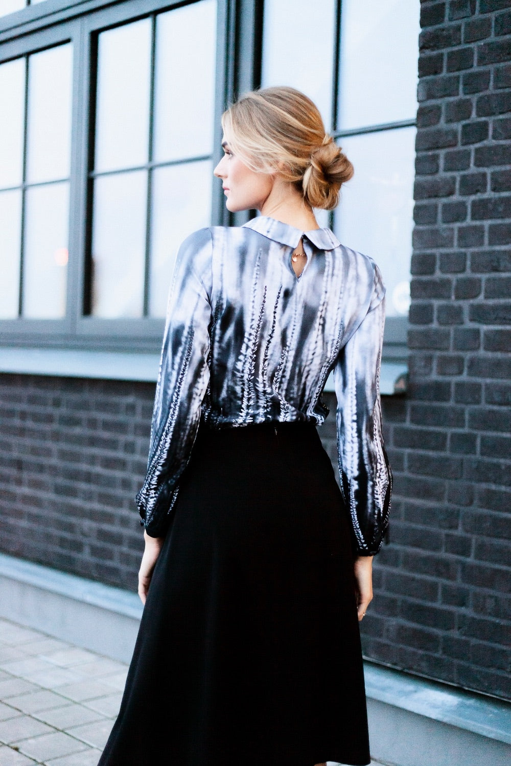 Blouse with black and white plant print