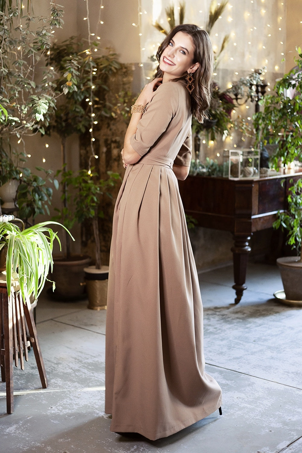 Brown maxi dress with pleats