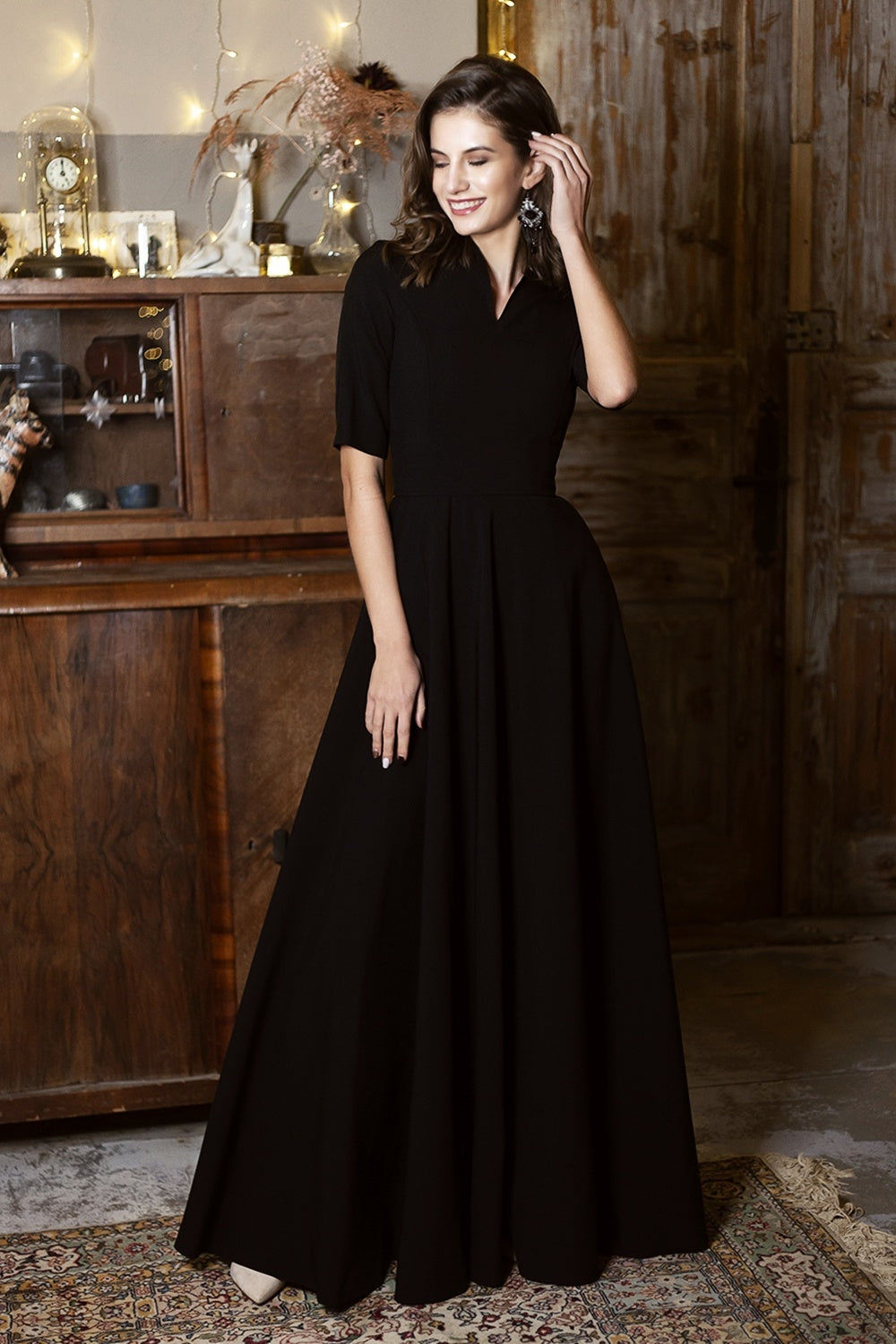 Black maxi dress with circle skirt and separated belt – GUNTINA