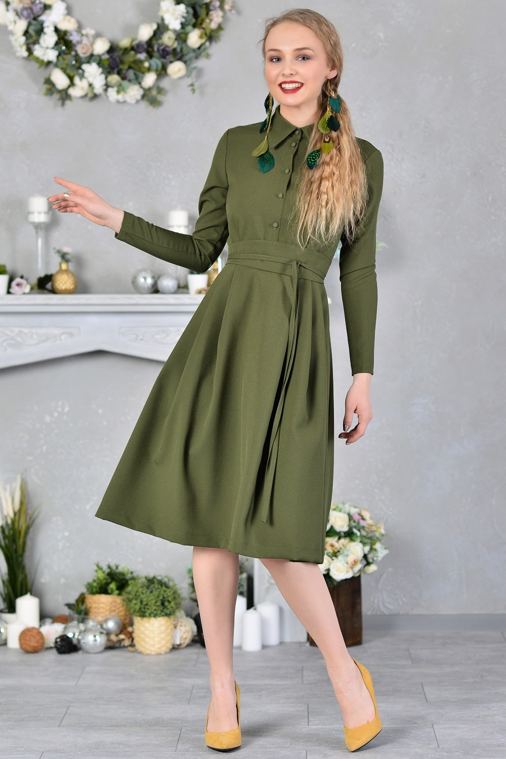 Dress with collar and front buttons