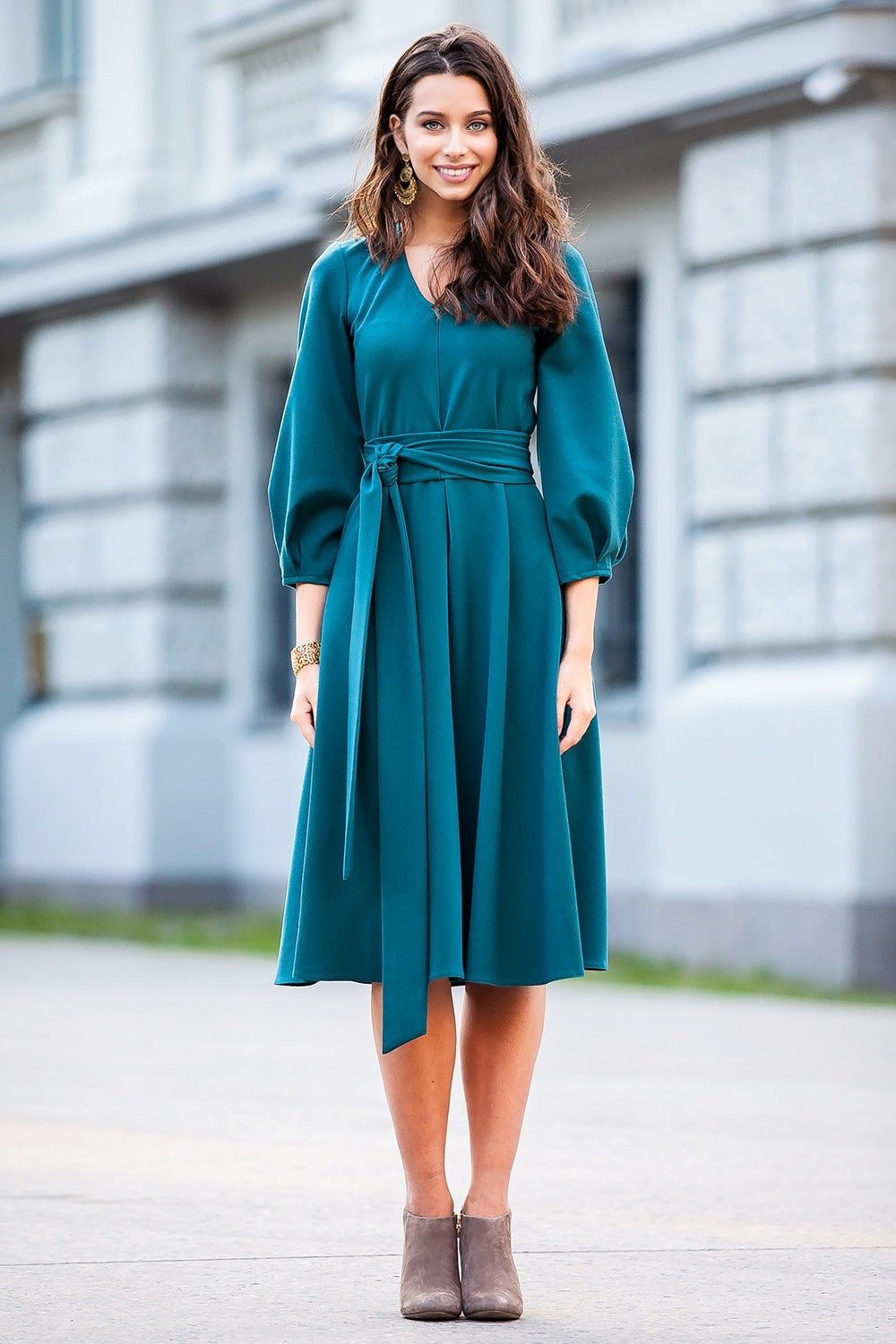 Loose fit dress with a separated belt