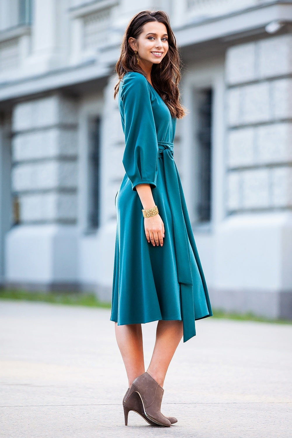 Loose fit dress with a separated belt