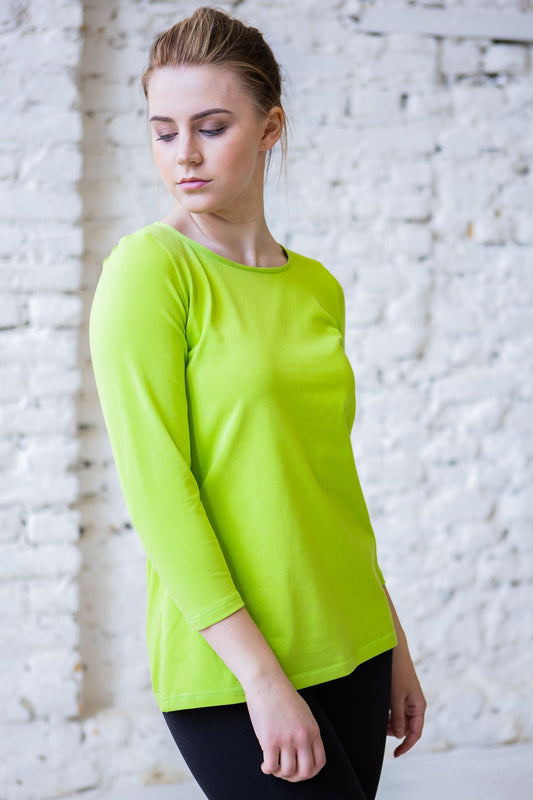 Hellgrünes Strickhemd aus Baumwolle