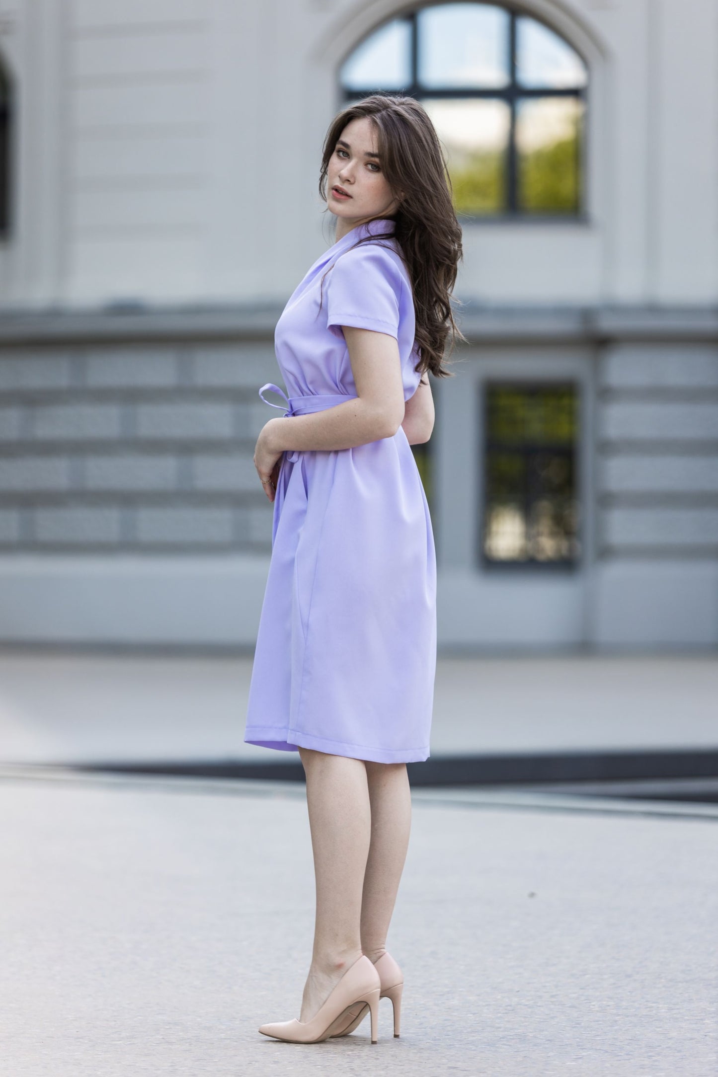 Loose fit dress with side pockets and belt