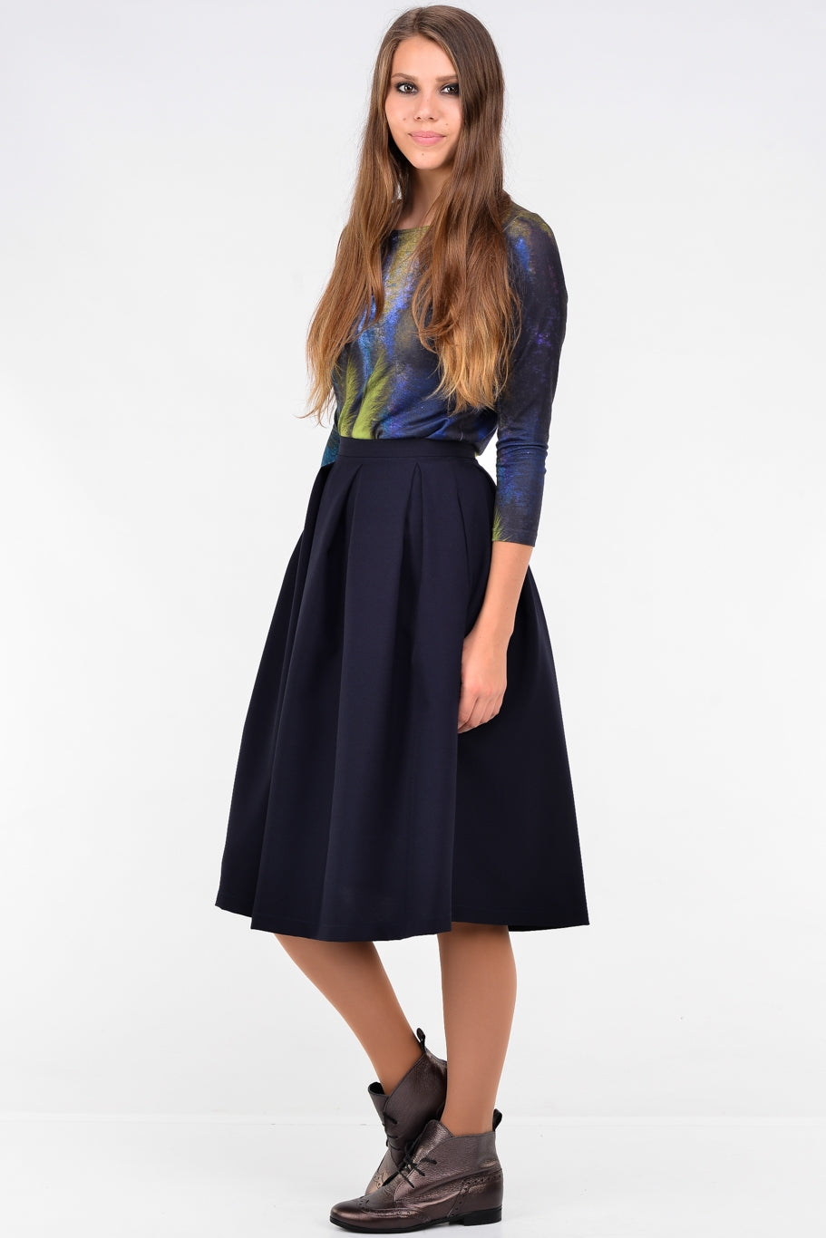 Blue navy knee length skirts with pleats and pockets