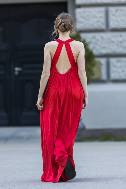 Rotes Abendkleid langes Maxikleid mit nacktem Rücken