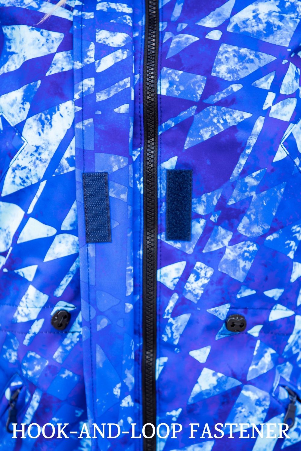 Softshell-Mantel / Parka mit blauem abstraktem Print