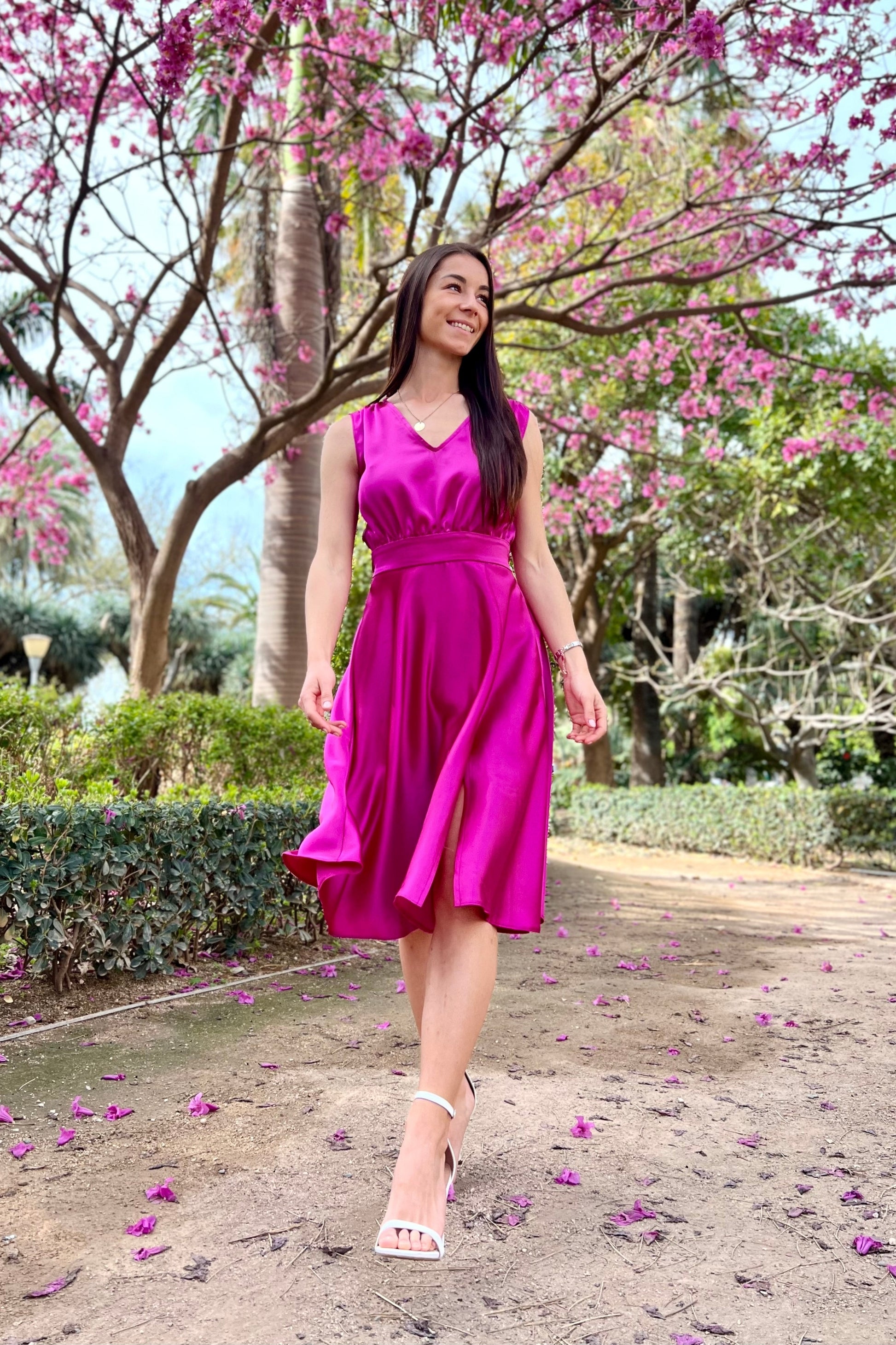 Fuchsia half-length cocktail dress with a bow GUNTINA Fuchsia half-length cocktail dress with a bow GUNTINA