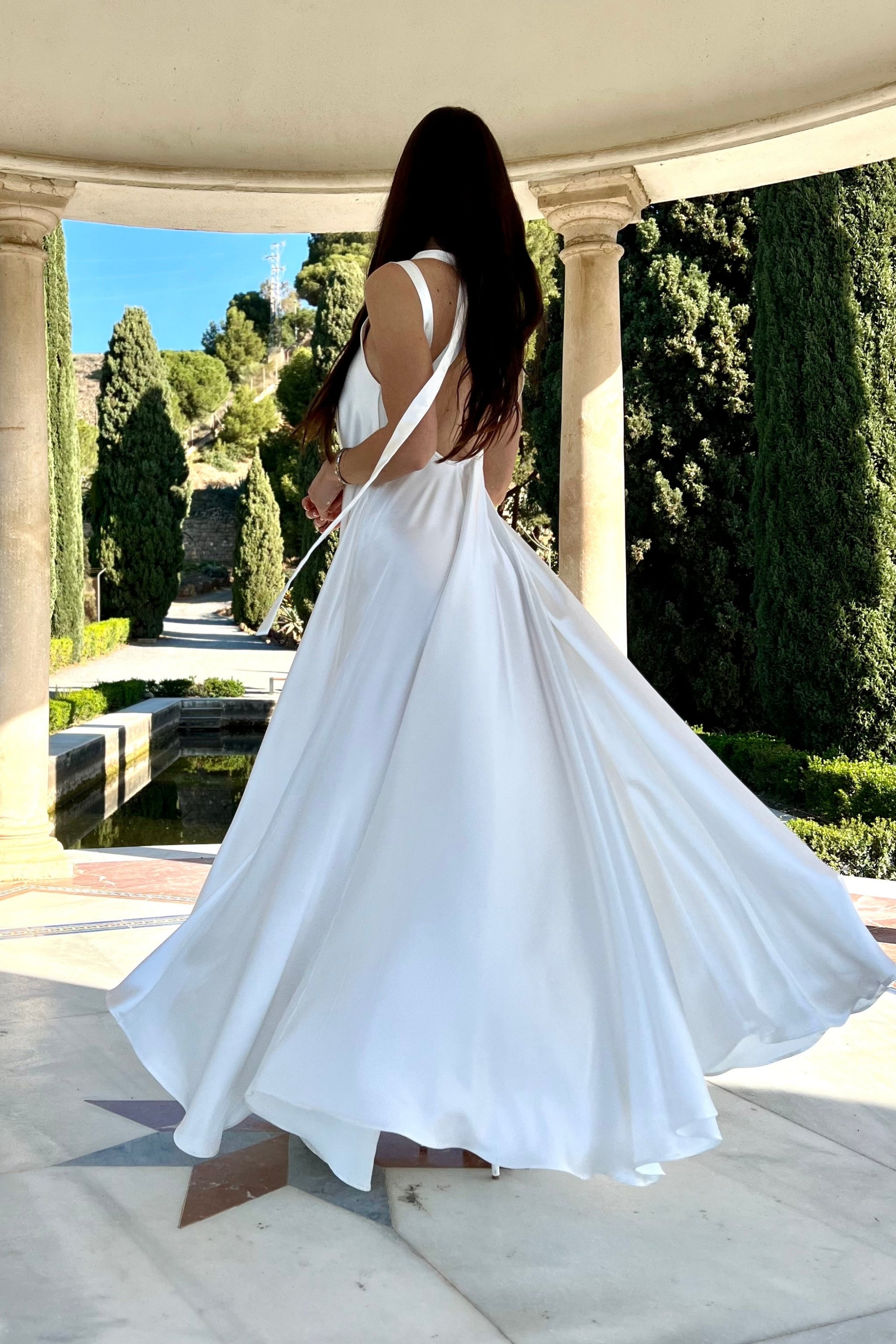 sleeveless white long dress White Sleeveless Cut Out Back Maxi Dress