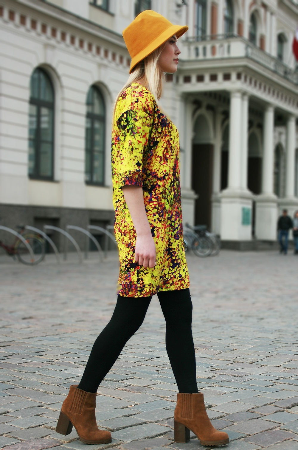 Jersey sweater-dress tunic with bright green leaf print