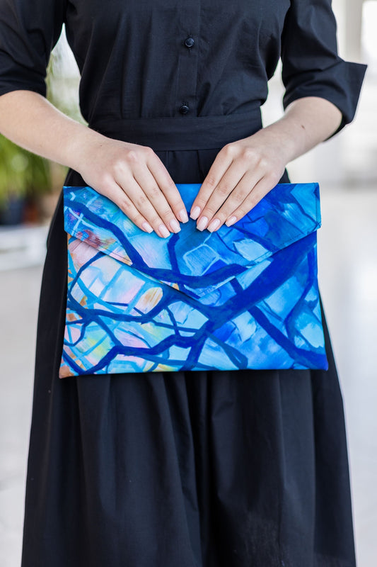 Handbag with abstract wood print