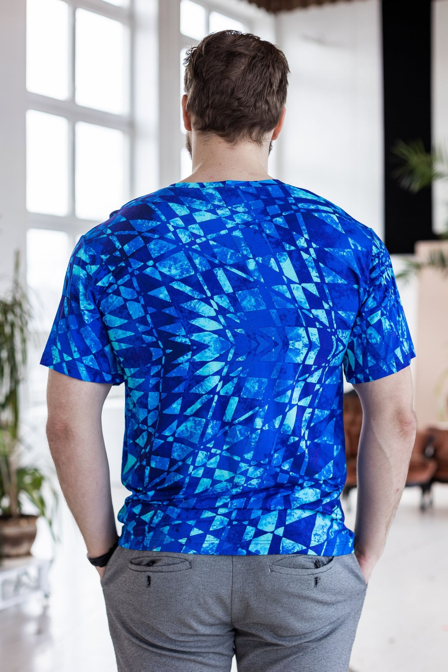 Men's T-shirt with abstract rhombus print