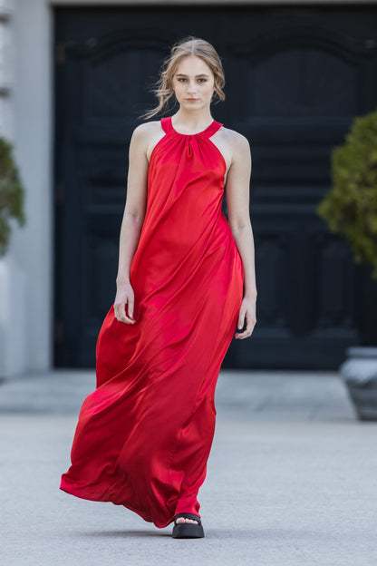 Rotes Abendkleid langes Maxikleid mit nacktem Rücken