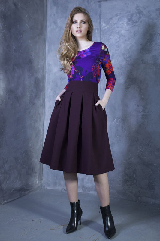 Full flared skirts in grape shade with side pockets