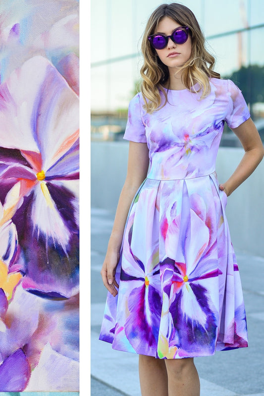 Kleid mit gemaltem Iris-Print 