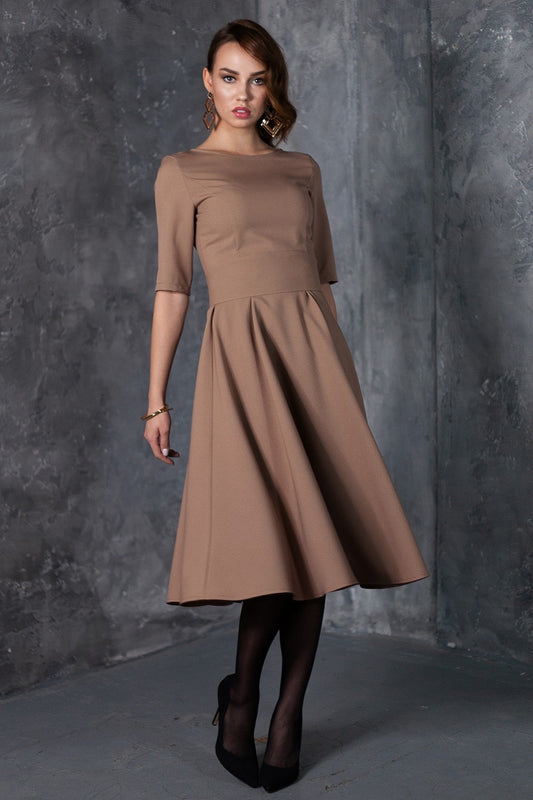 Brown dress with circle skirts